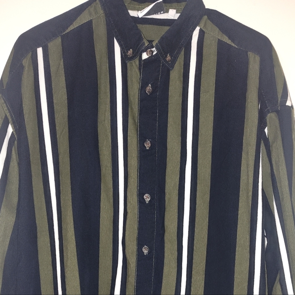 Shirt - Picture 2 of 4